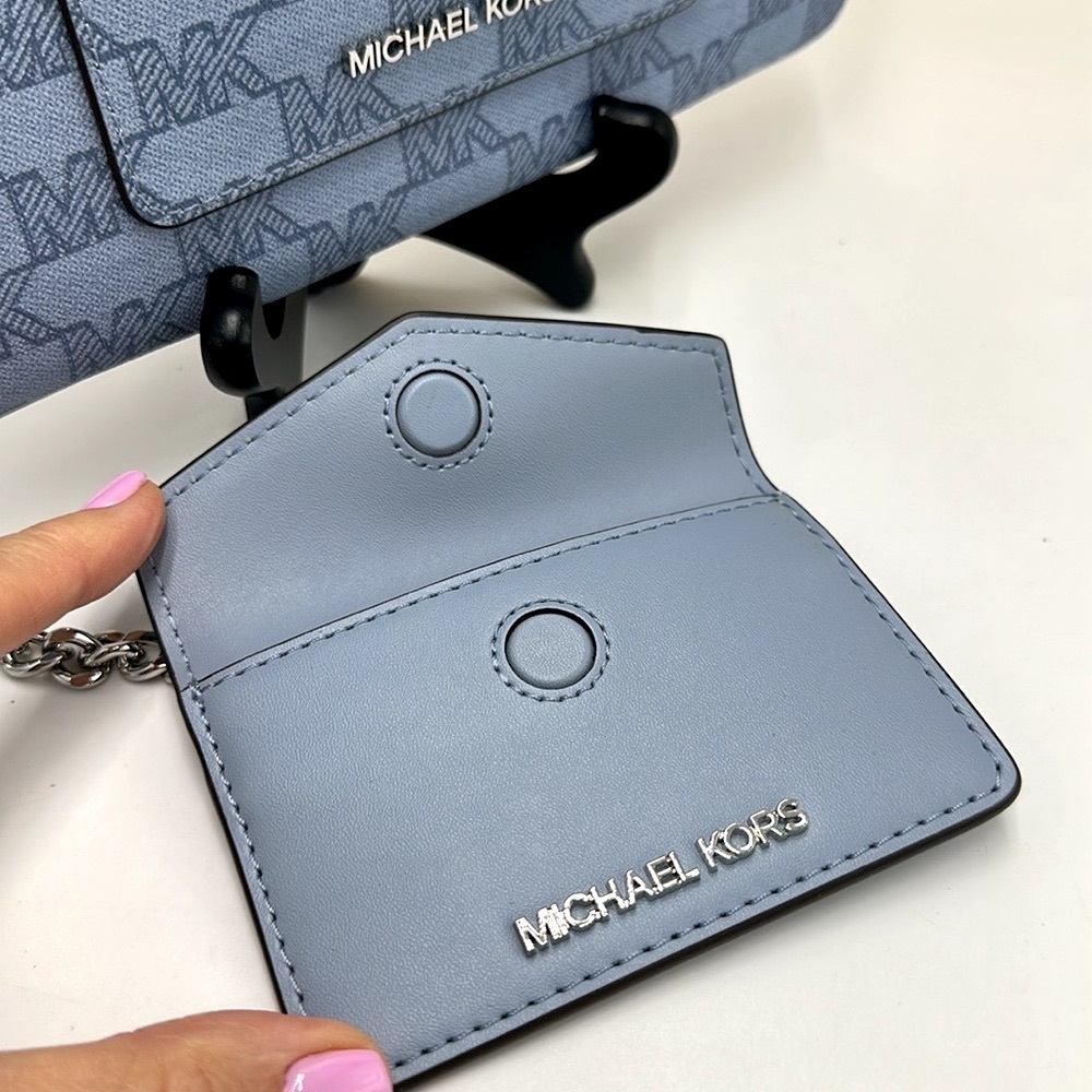 MICHAEL KORS JET SET ITEM LG 2 in 1 CARD CASE & WRISTLET Pale Blue NWT - Picture 11 of 16